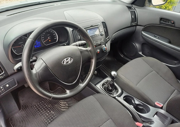 Hyundai I30 cena 15900 przebieg: 214000, rok produkcji 2009 z Bieżuń małe 137